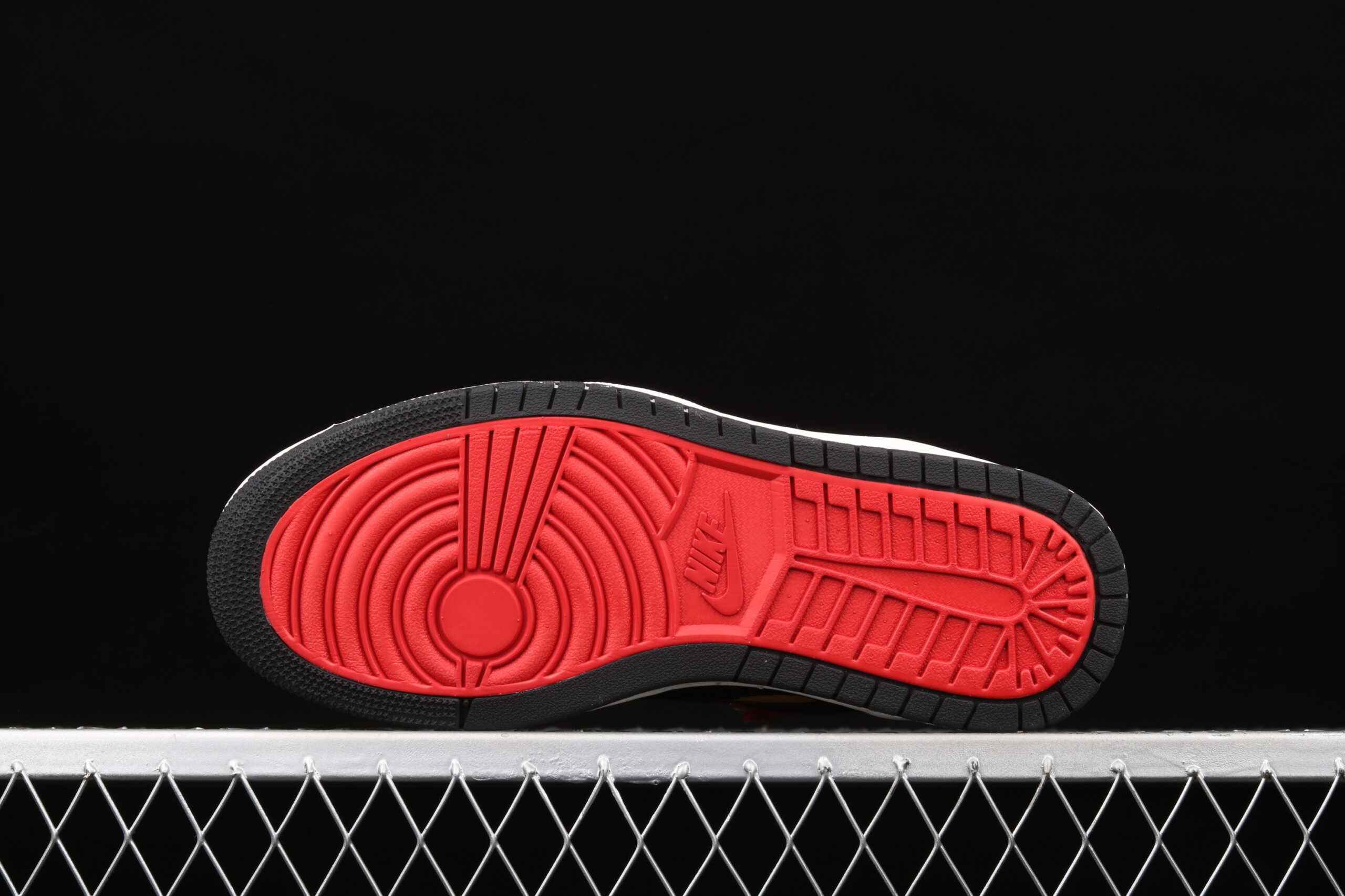 air jordan 1 zoom cmft aj ct0978-006 - black/red/yellow - Image 6