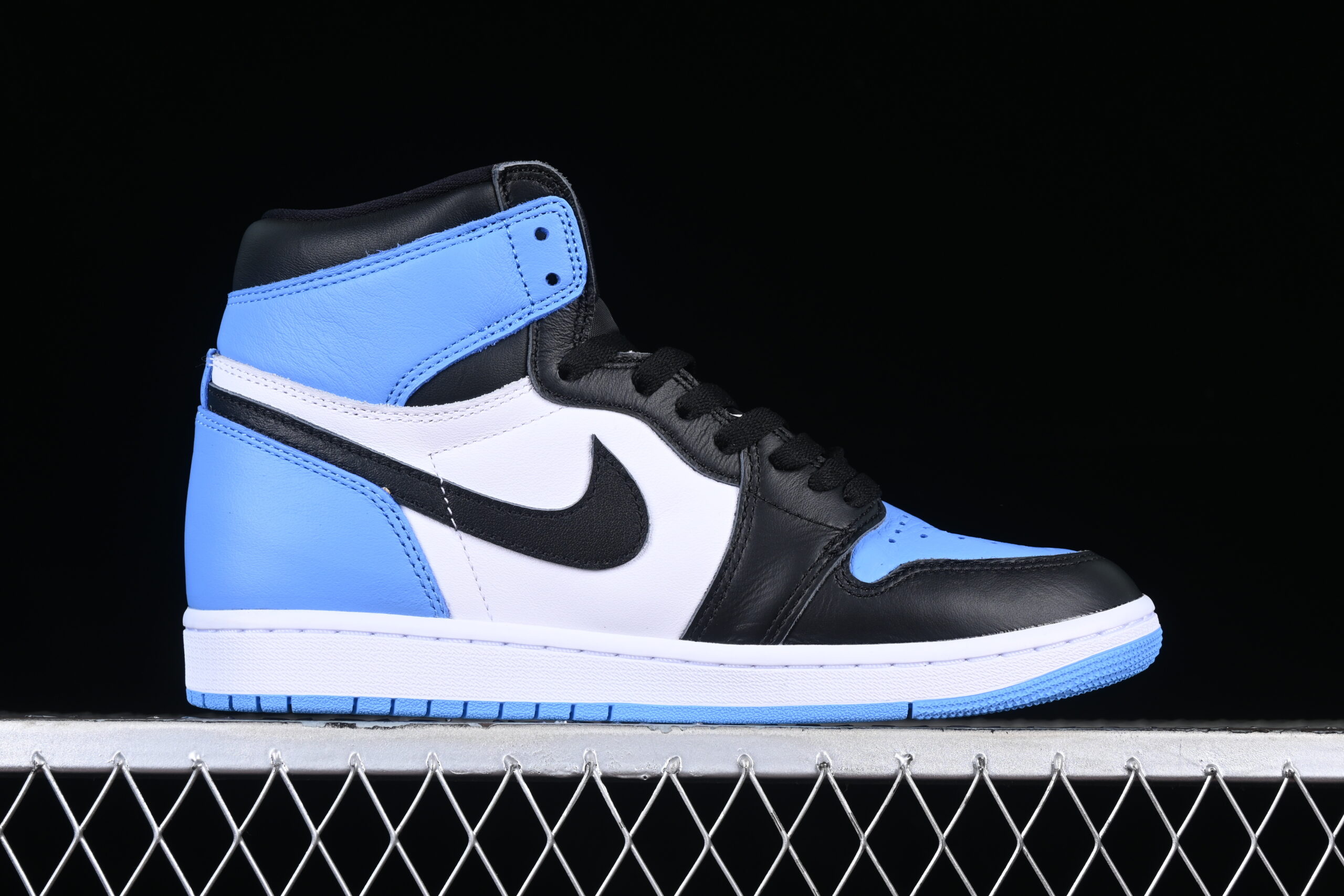 air jordan 1 high og 'unc toe' dz5485-400 - Image 2